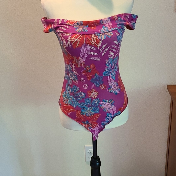 10. Free People NWT off-the-shoulder floral bodysuit - Picture 8 of 15